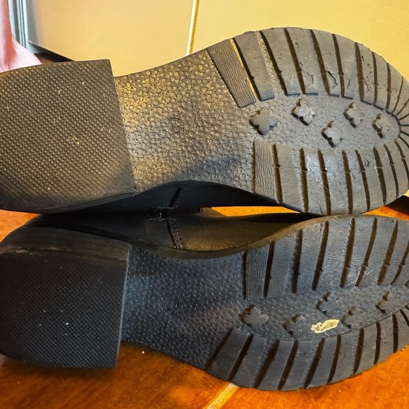 Very Volatile Black Knee High Women’s Boots Faix Leather Side Zipper Sz 7.5 - Picture 13 of 14